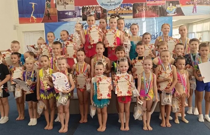 18-21.09 проходили соревнования первенство г. Калининграда по спортивной акробатике
