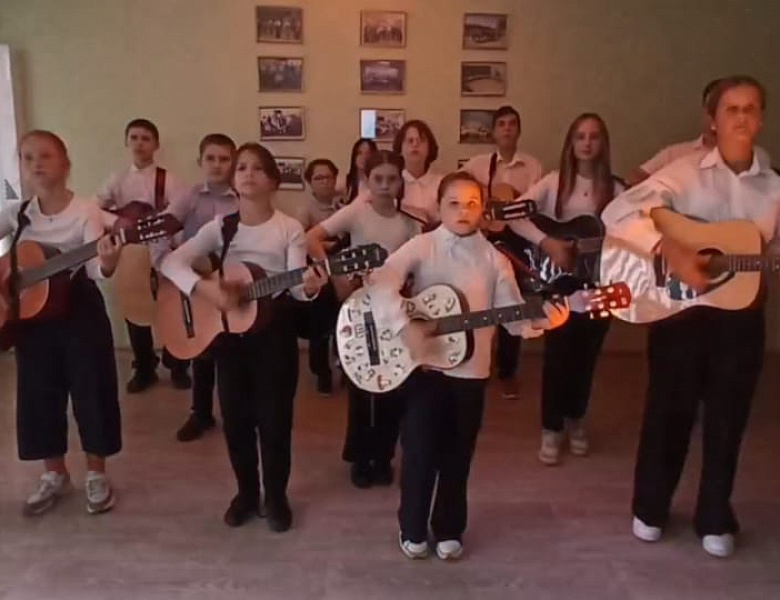 Дебют во Всероссийском конкурсе группы 2 года обучения коллектива "Роза ветров"