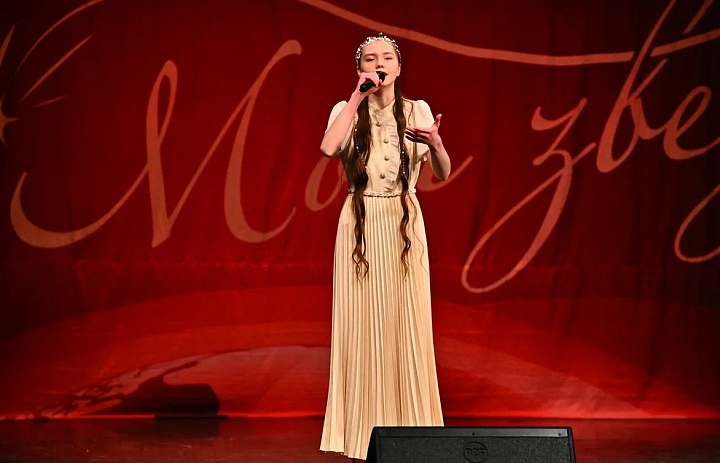 Поздравляем с победой солистку ансамбля эстрадного вокала "Новый день"