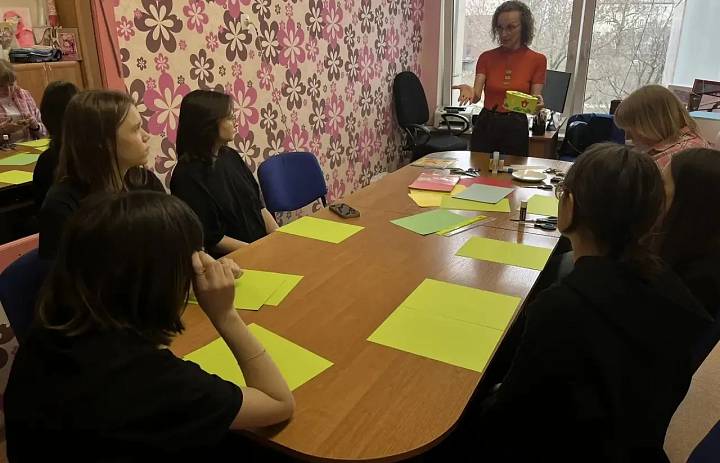 От символа — к делу! Дворец творчества включился в городскую Эстафету добрых дел