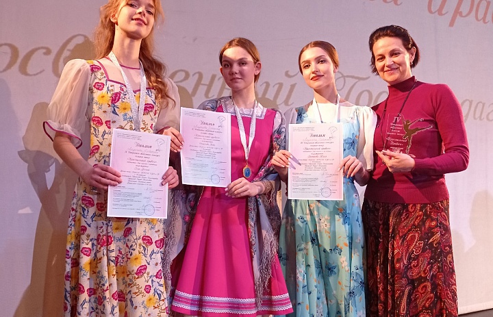 Поздравляем солисток Образцового театра танца "Карусель"!