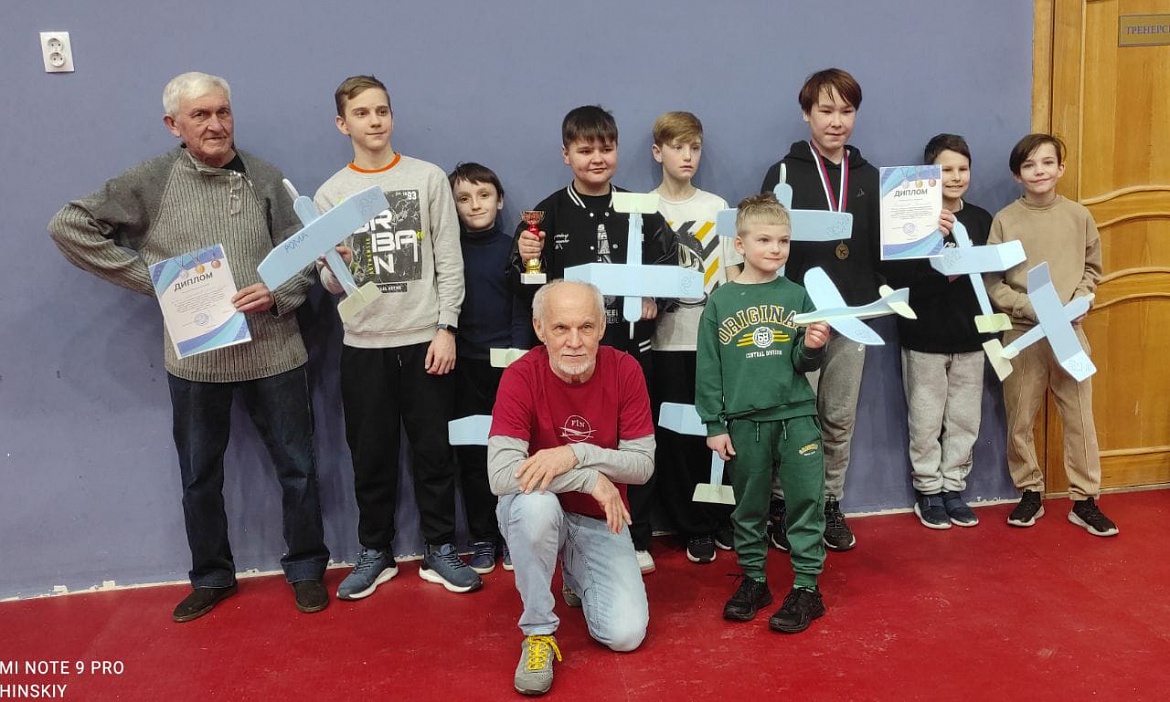 Победа команды Дворца в соревнованиях по авиамоделизму