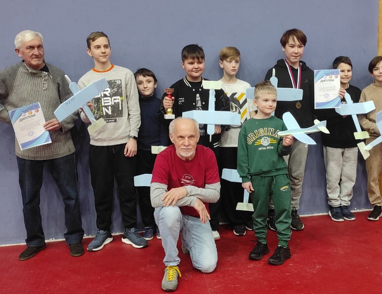 Победа команды Дворца в соревнованиях по авиамоделизму