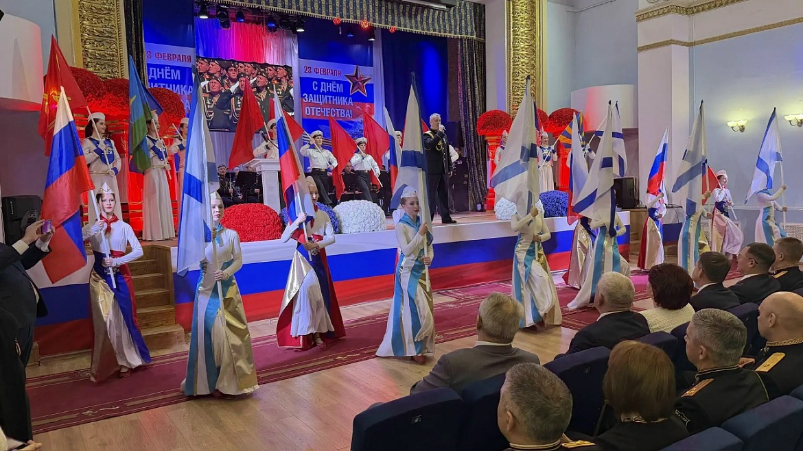 Выступление коллективов Дворца творчества на праздничном концерте, посвящённом Дню защитника Отечества в Доме офицеров Балтийского флота