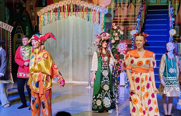 Во Дворце творчества детей и молодёжи стартовало театрализованное представление «Широкая Масленица»